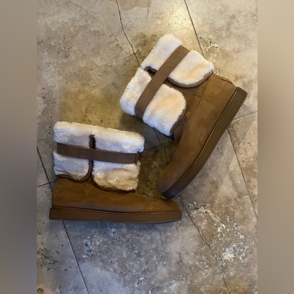 Guess ladies booties NWOT, camel color, brass accessories size 7 1/2 medium - Picture 8 of 14